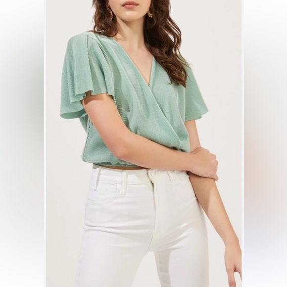 Astr Tops - ASTR the Label Crinkle Wrap Top in Seafoam Size XS